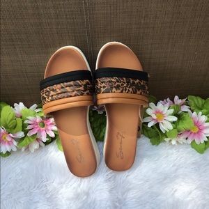 Woman’s Seven 7 Slide On Sandals